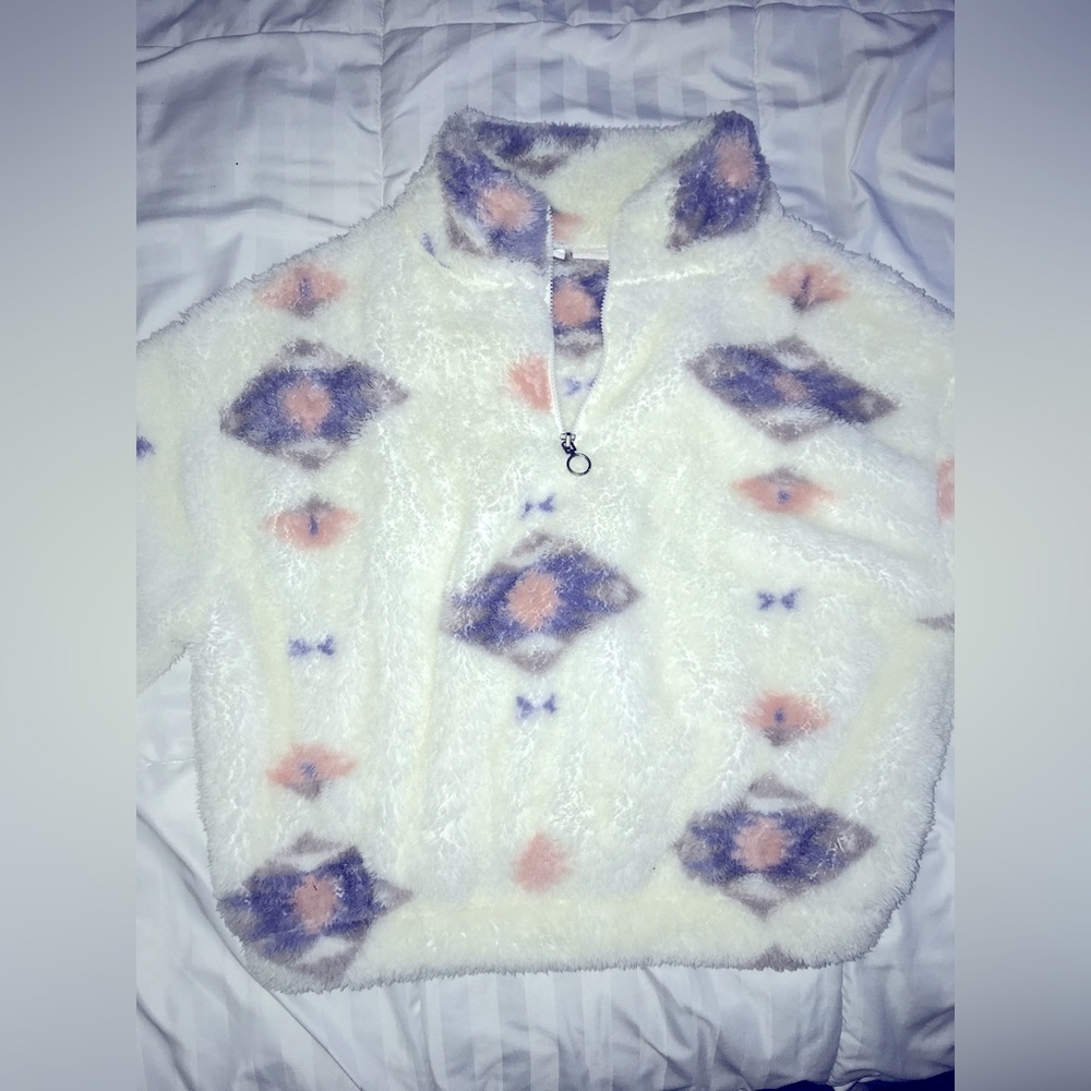 Size small Aztec print pullover - Picture 2 of 2
